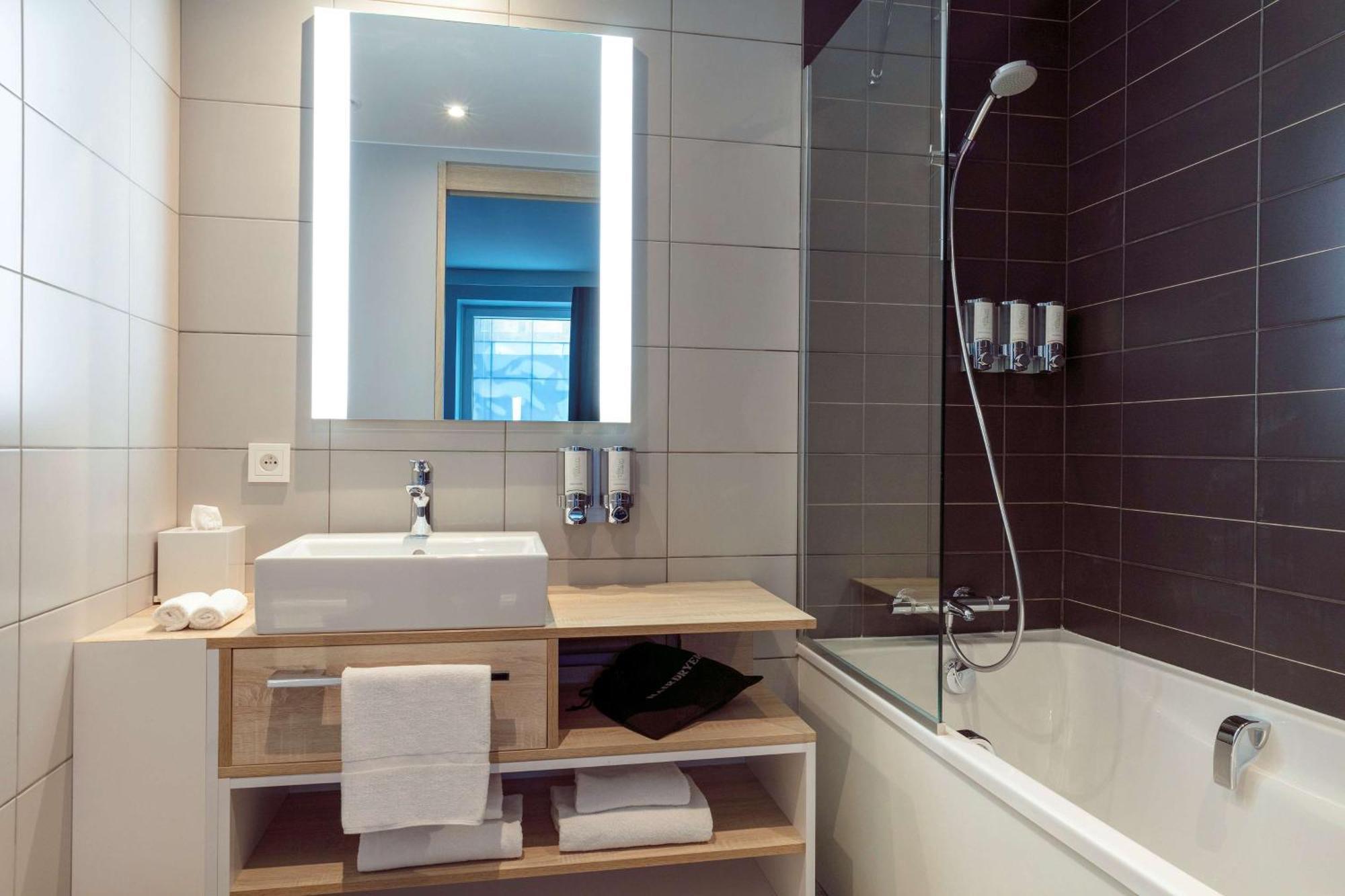 Hampton By Hilton Paris Clichy Hotell Eksteriør bilde